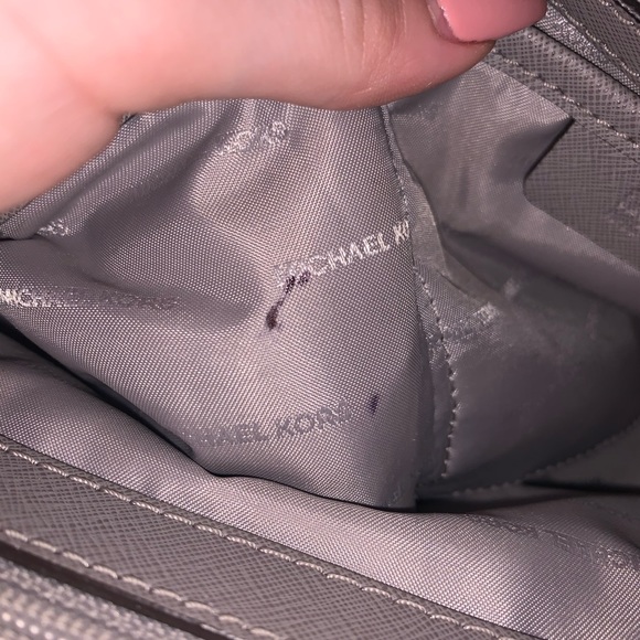 Michael Kors Emma Large Saffiano Leather Tote - Picture 5 of 10